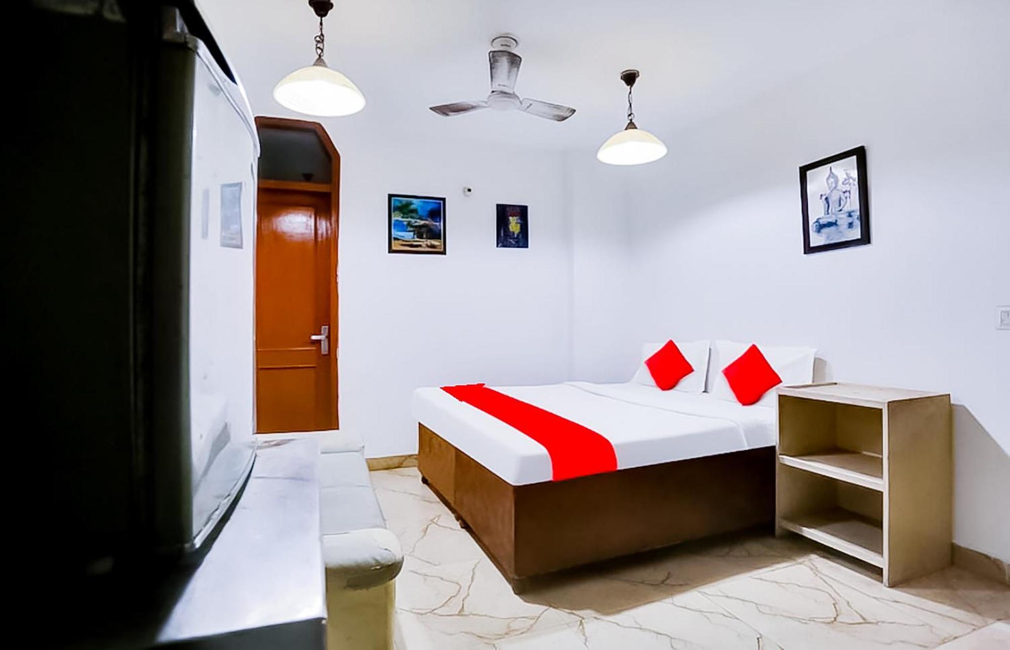 T 49- Hauz Khas Village Bed & Breakfast *
